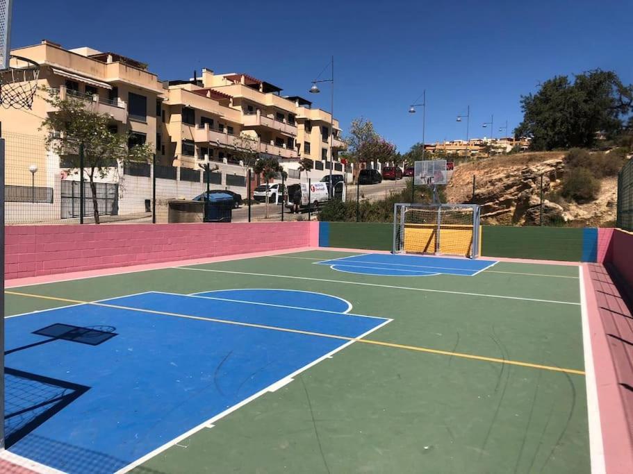 Bajo Con Jardin En Primera Linea De Playa Málaga Buitenkant foto